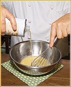 茨城県常磐産アンコウのチョリソー詰め　カレー風味ロースト リンゴとくるみオイルのサラダ仕立て